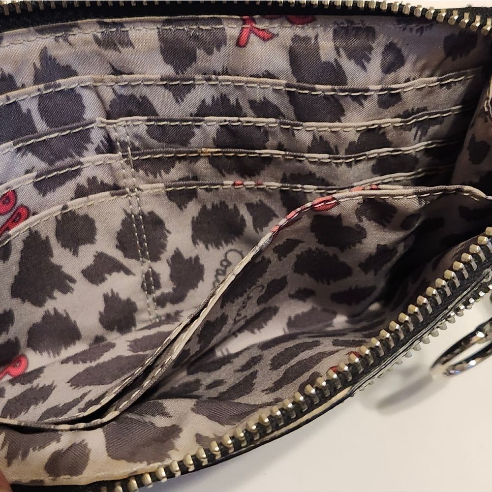 Coach "Poppy" Print Black Crinkly Patent Leather Zip Wallet/Wristlet Ret.$155 - Picture 8 of 9